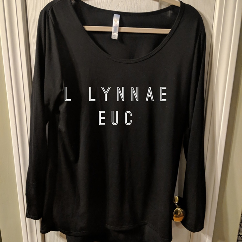 EUC Large Lynnae Long Sleeve T Lularoe
